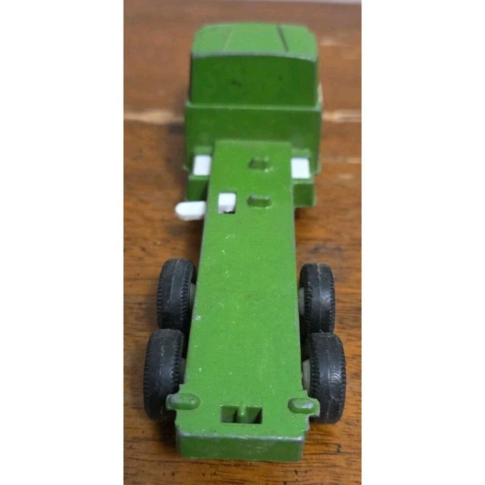 Tootsietoy Green Flatbed Truck Diecast USA - 5.5 Inches Long 1970 Vintage